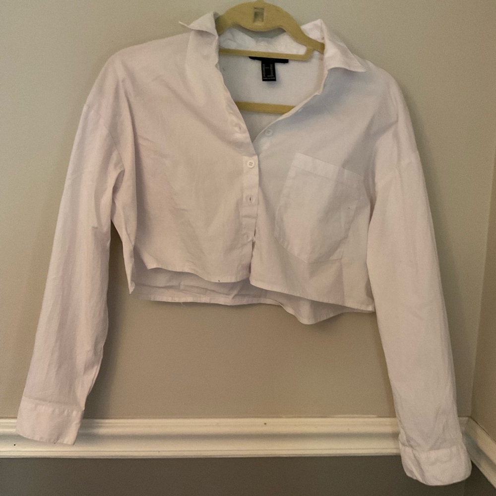 Forever 21 Classic Cropped White Shirt